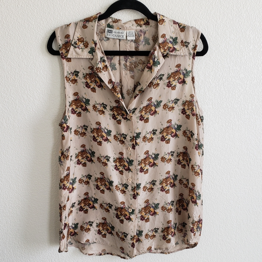 One Resource Vtg Floral Button Down Sleeveless Top